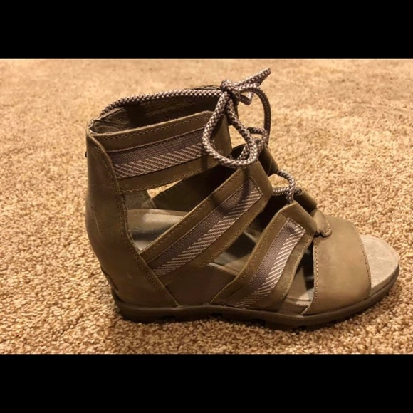 New- Sorel Joanie II lace up sandals - Picture 3 of 4